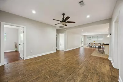9203 Avenue G, Liverpool, TX 77577 - Photo 15