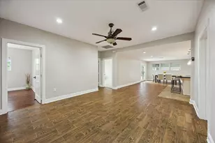 9203 Avenue G, Liverpool, TX 77577 - Photo 15