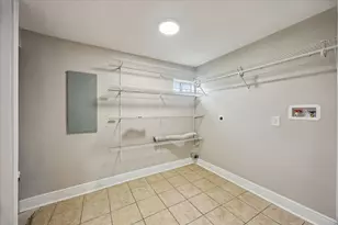 9203 Avenue G, Liverpool, TX 77577 - Photo 21