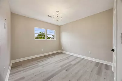 9203 Avenue G, Liverpool, TX 77577 - Photo 21