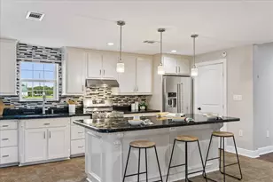 9203 Avenue G, Liverpool, TX 77577 - Photo 11