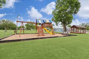 9203 Avenue G, Liverpool, TX 77577 - Photo 35