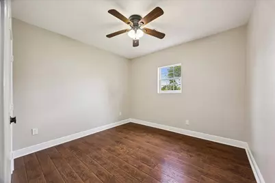 9203 Avenue G, Liverpool, TX 77577 - Photo 23