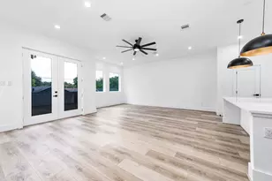 319 N Nagle St, Houston, TX 77003 - Photo 21