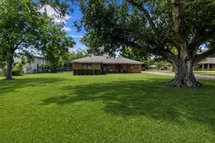2926 Beverly Rd, Pasadena, TX 77503 - Photo 1