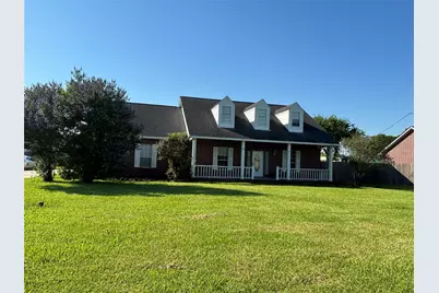 211 Oaks Grande Drive, Baytown, TX 77523 - Photo 1