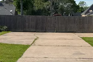 211 Oaks Grande Dr, Baytown, TX 77523 - Photo 21