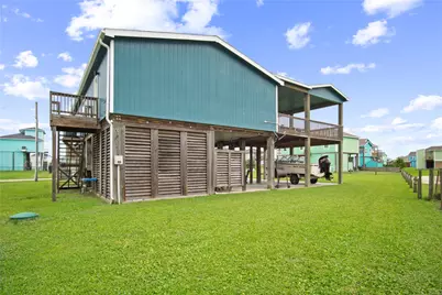 983 Driftwood Drive, Crystal Beach, TX 77650 - Photo 35