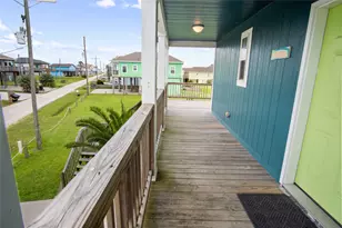 983 Driftwood Dr, Crystal Beach, TX 77650 - Photo 35