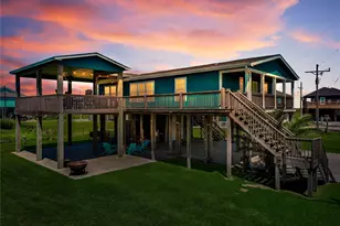 983 Driftwood Dr, Crystal Beach, TX 77650 - Photo 41