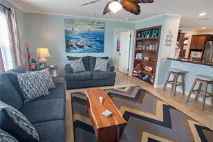 983 Driftwood Dr, Crystal Beach, TX 77650 - Photo 9