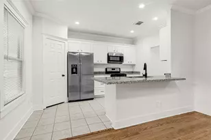 919 W 25th St, Houston, TX 77008 - Photo 7
