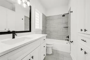 919 W 25th St, Houston, TX 77008 - Photo 13