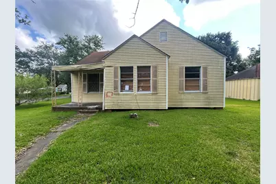 2240 Oaklawn Avenue, Port Arthur, TX 77642 - Photo 1