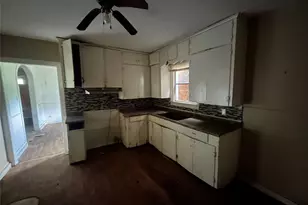 2240 Oaklawn Ave, Port Arthur, TX 77642 - Photo 11