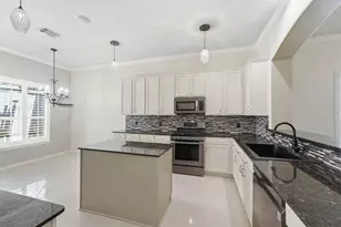 2635 Shady Acres Ct, Houston, TX 77008 - Photo 9