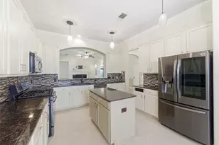 2635 Shady Acres Ct, Houston, TX 77008 - Photo 11