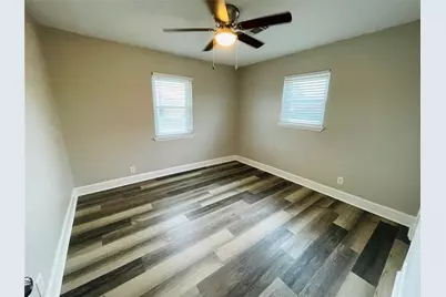 431 N 6th Street, La Porte, TX 77571 - Photo 13