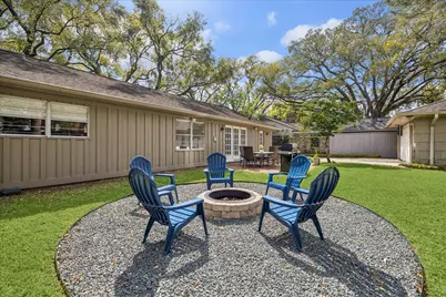 7614 Highmeadow Drive, Houston, TX 77063 - Photo 27