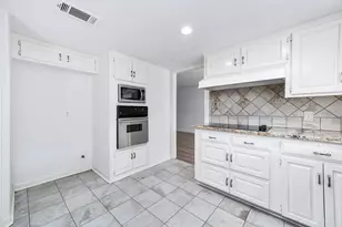 3142 Frontier Dr, Sugar Land, TX 77479 - Photo 17