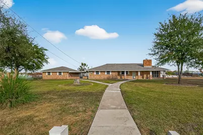 10645 Oak Brook Dr, Houston, TX 77013 - Photo 3