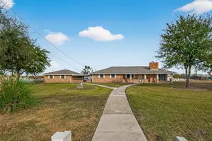 10645 Oak Brook Dr, Houston, TX 77013 - Photo 3