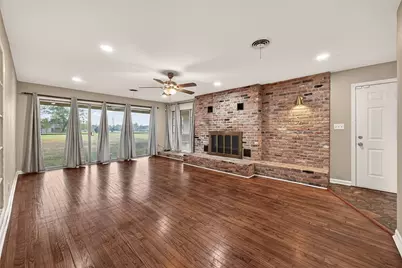 10645 Oak Brook Dr, Houston, TX 77013 - Photo 5