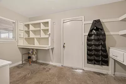 10645 Oak Brook Dr, Houston, TX 77013 - Photo 17