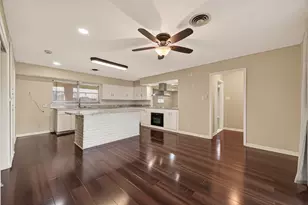 10645 Oak Brook Dr, Houston, TX 77013 - Photo 7