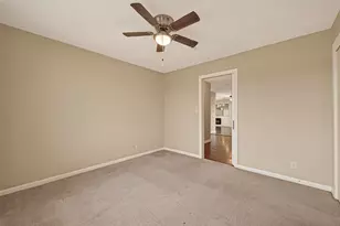 10645 Oak Brook Dr, Houston, TX 77013 - Photo 19