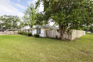 1327 Hodges Ln, Wharton, TX 77488 - Photo 27