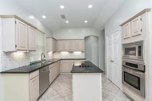 202 W Sterling Pond Cir, The Woodlands, TX 77382 - Photo 15