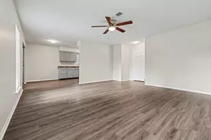 1321 N 7th St, Conroe, TX 77301 - Photo 5