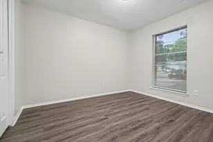 1321 N 7th St, Conroe, TX 77301 - Photo 11