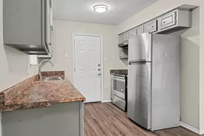 1321 N 7th Street, Conroe, TX 77301 - Photo 7