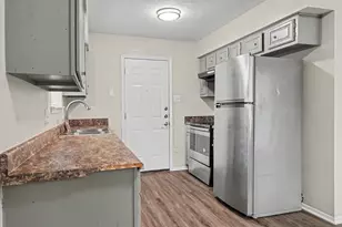 1321 N 7th St, Conroe, TX 77301 - Photo 7
