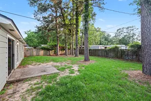 1321 N 7th St, Conroe, TX 77301 - Photo 17