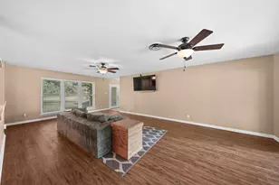 17330 Wellborne Rd, Pearland, TX 77584 - Photo 11