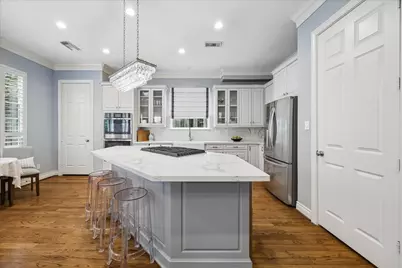 1419 W Hilshire Park Drive, Houston, TX 77055 - Photo 11