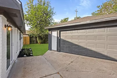 13238 Townwood Drive, Houston, TX 77045 - Photo 23