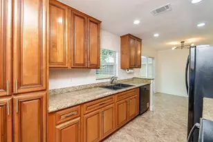 5710 Cherry St, Houston, TX 77026 - Photo 9