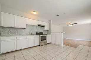 8430 Round Rock Dr, Houston, TX 77049 - Photo 13