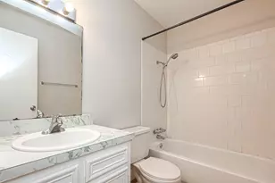 8430 Round Rock Dr, Houston, TX 77049 - Photo 21