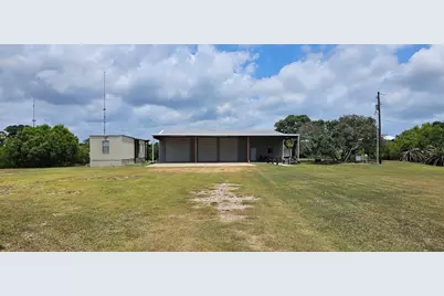 3162 W Monroe Ave, Port O'Connor, TX 77982 - Photo 3