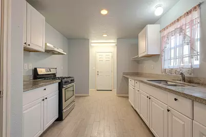 4813 Pederson Street, Houston, TX 77033 - Photo 7