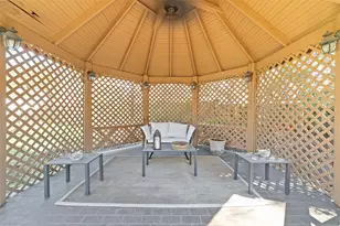 2 Noontide Cir, The Woodlands, TX 77380 - Photo 27