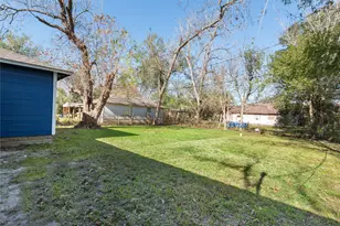 5825 Southurst St, Houston, TX 77033 - Photo 21