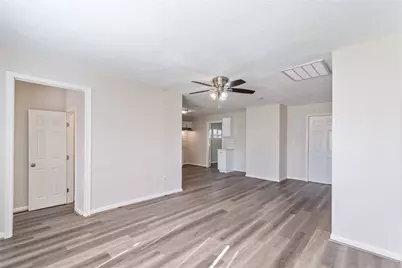 5825 Southurst Street, Houston, TX 77033 - Photo 3