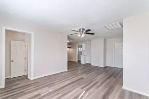 5825 Southurst St, Houston, TX 77033 - Photo 3