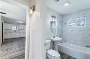 5825 Southurst St, Houston, TX 77033 - Photo 15